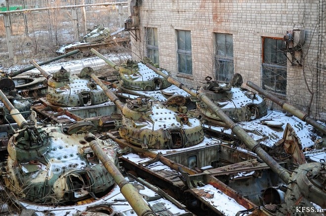 【廃墟】ロシアの兵器修理工場の廃墟写真（繁栄から崩壊まで）