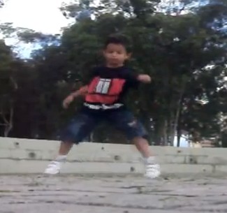 ブラジルの子供ダンサーが凄い、ステップが凄すぎる（動画）