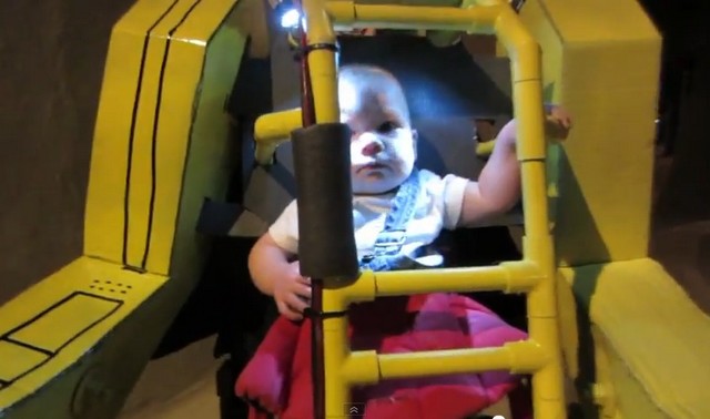 ロボットを操縦する赤ちゃんが格好良すぎる（動画）