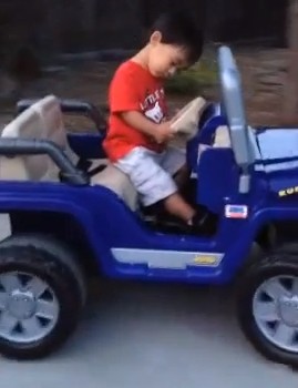 子供の居眠り運転は、危険なので止めましょう！（動画）