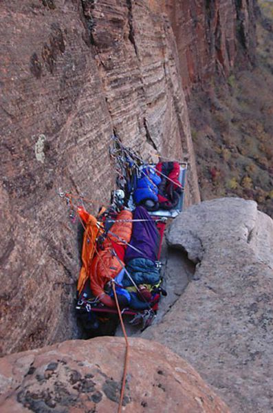 extreme_hanging_tents_640_08