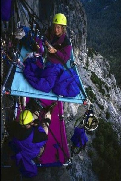 extreme_hanging_tents_640_21