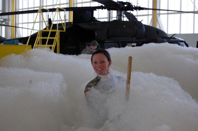 spot_the_helicopters_in_this_sea_of_foam_640_04
