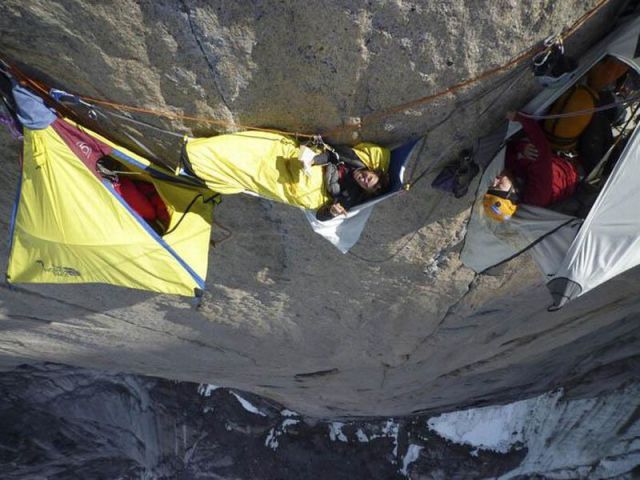 extreme_hanging_tents_640_10